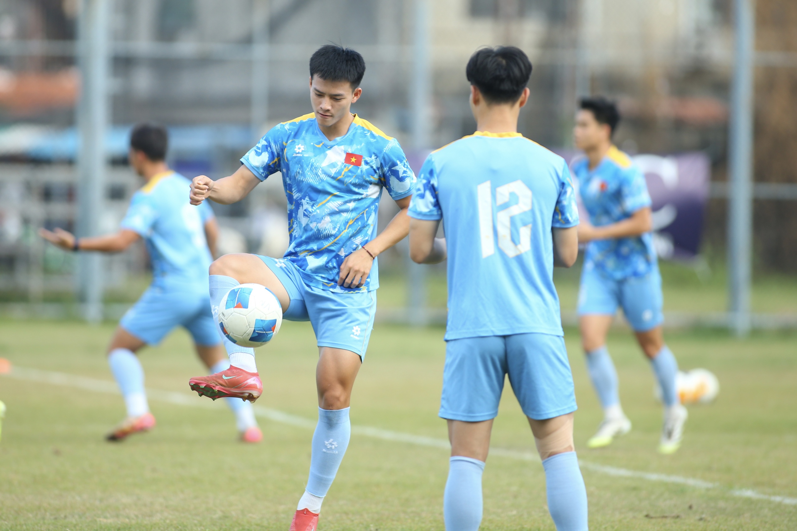 Khác biệt giữa người có vợ và người còn độc thân ở U.23 Việt Nam - Ảnh 7. Khác biệt giữa người có vợ và người còn độc thân ở U.23 Việt Nam - Ảnh 7.