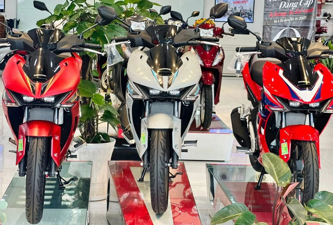 Đại lý dồn dập ưu đãi, giảm giá bán Honda Winner R - Ảnh 3.