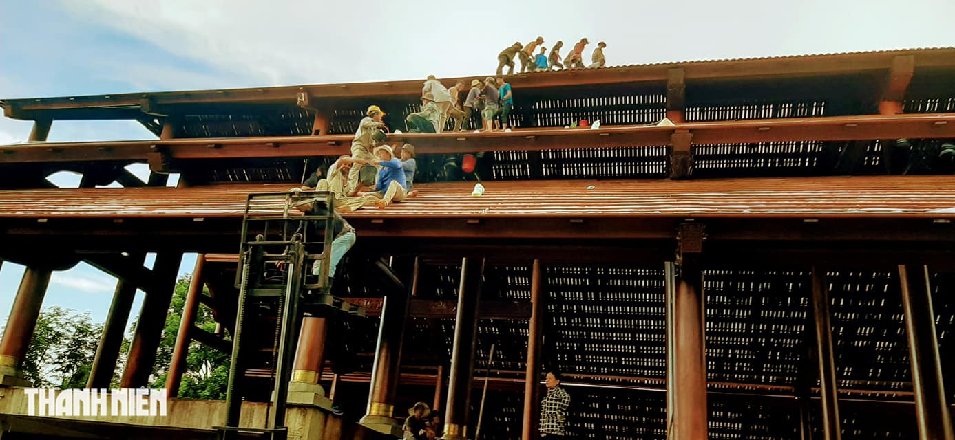 Những nhà thờ độc đáo ở Đồng Nai: Nhà thờ gỗ Giáo xứ Gia Ray - Ảnh 3.