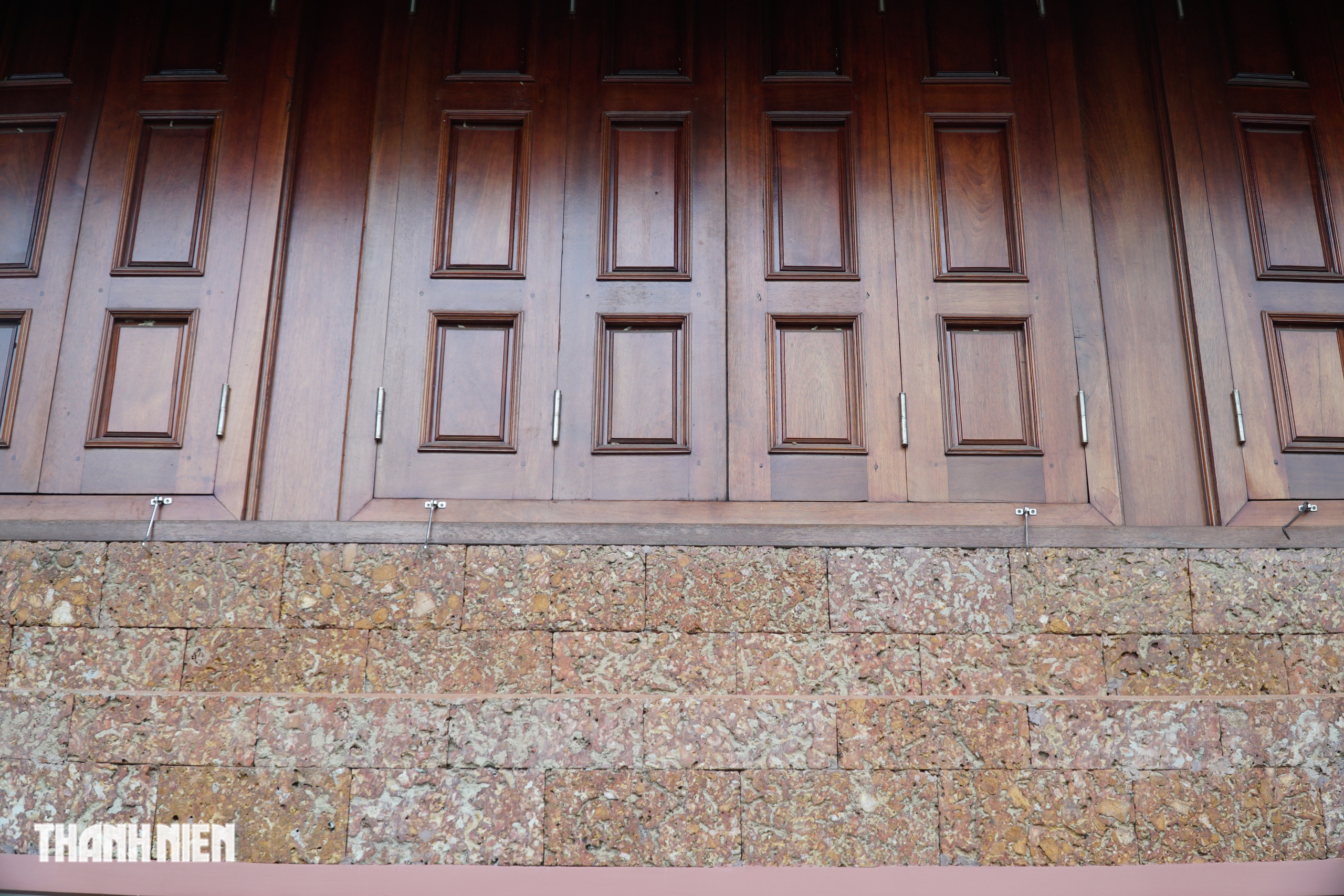 Những nhà thờ độc đáo ở Đồng Nai: Nhà thờ gỗ Giáo xứ Gia Ray - Ảnh 10.