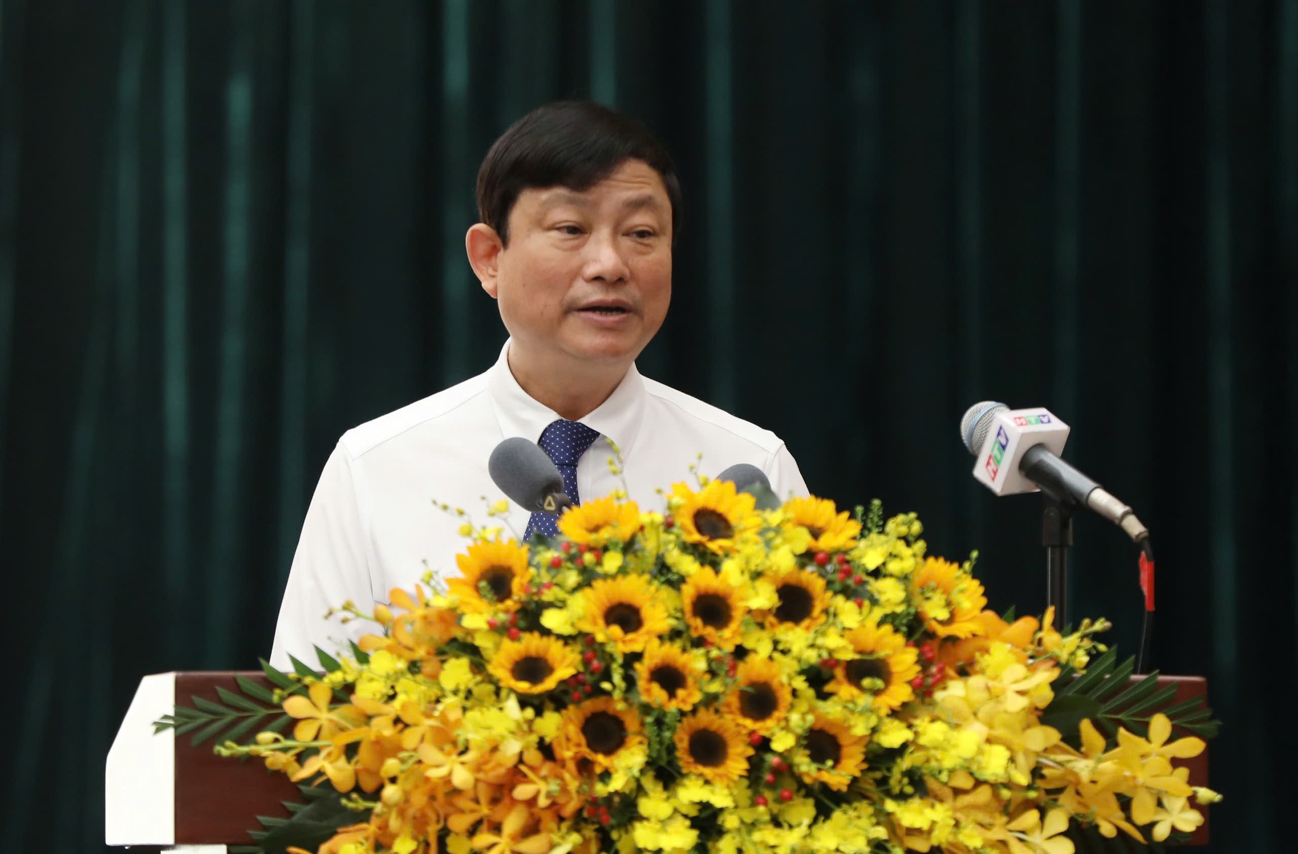 HĐND TP.HCM chất vấn 2 giám đốc sở về an toàn thực phẩm, ùn tắc giao thông - Ảnh 1.