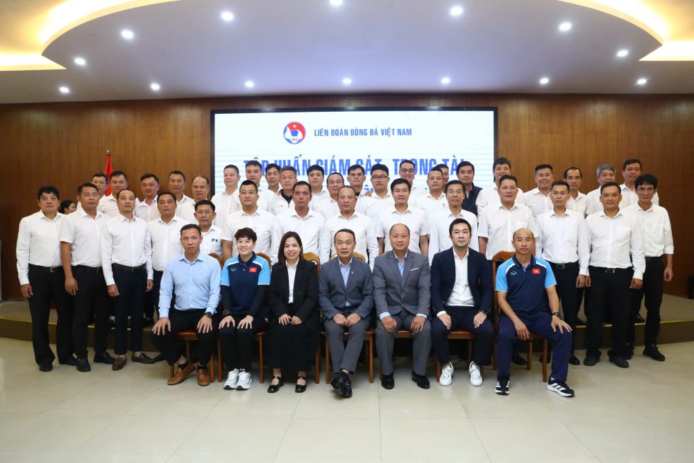 Kiểm tra thể lực trọng tài, VFF cho ‘khởi tranh’ lớp tập huấn rất quan trọng - Ảnh 4. Kiểm tra thể lực trọng tài, VFF cho ‘khởi tranh’ lớp tập huấn rất quan trọng - Ảnh 4.