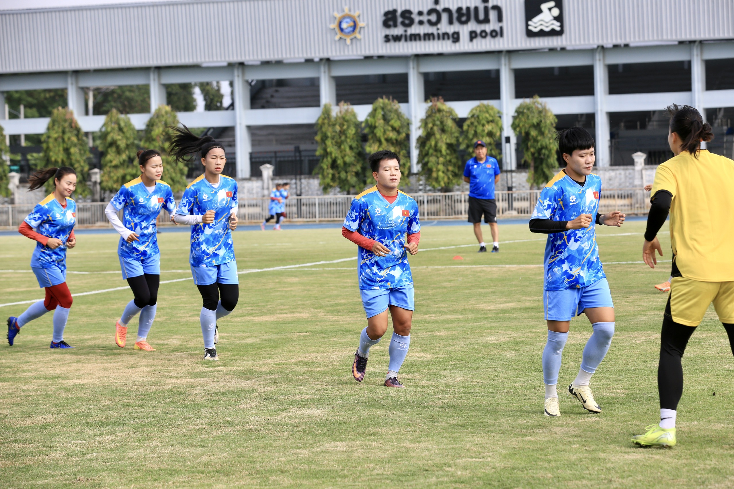 HLV Mai Đức Chung: ‘Đội tuyển nữ Việt Nam sẽ thắng Myanmar bằng tất cả những gì có thể'- Ảnh 6. HLV Mai Đức Chung: ‘Đội tuyển nữ Việt Nam sẽ thắng Myanmar bằng tất cả những gì có thể'- Ảnh 6.