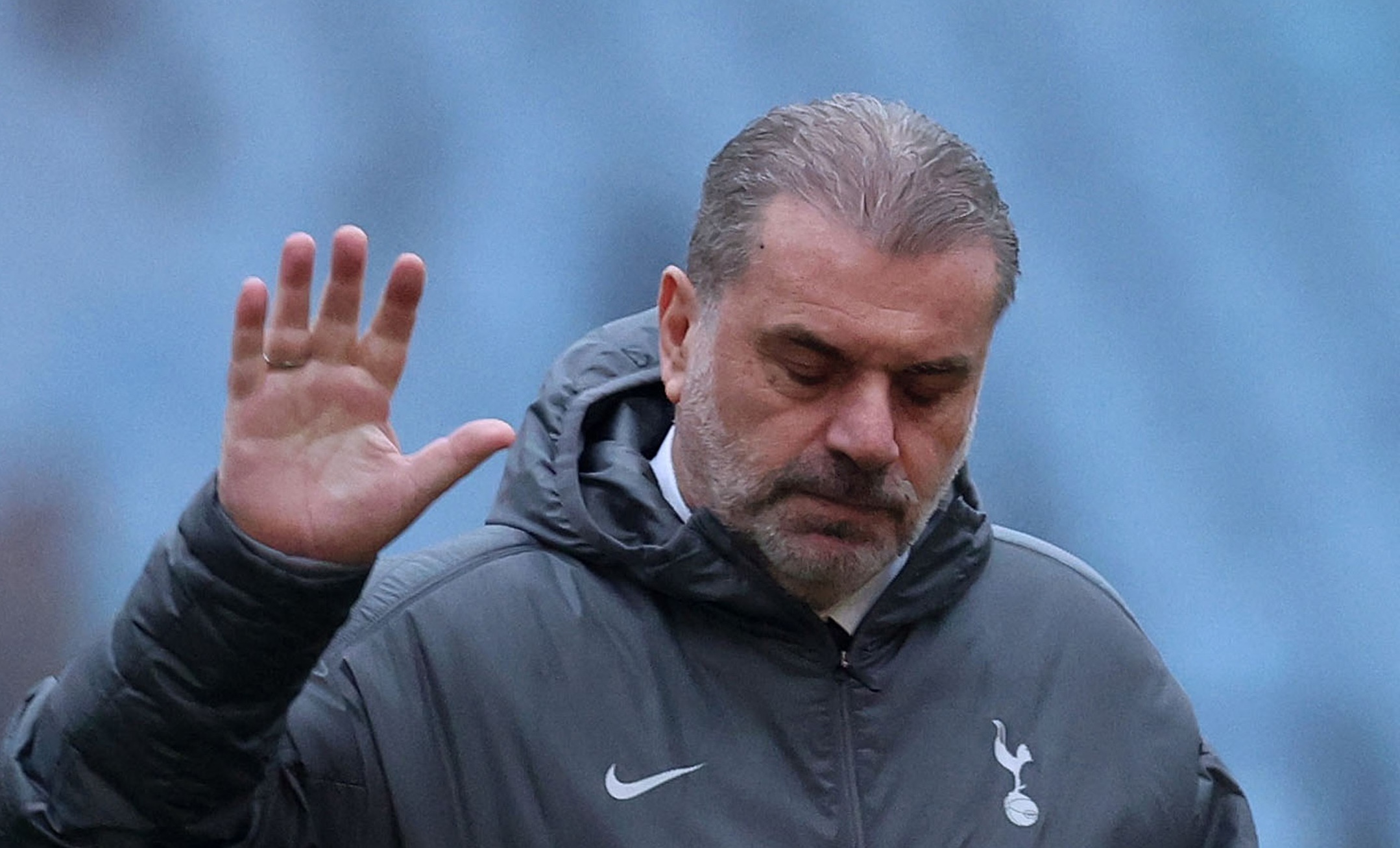 HLV Ange Postecoglou chấp nhận bị Tottenham sa thải, Liverpool tan mộng ăn 4