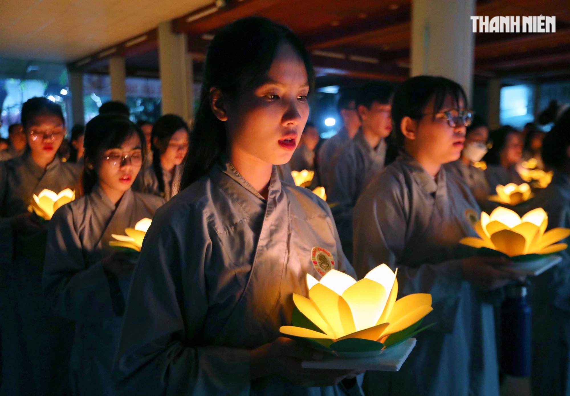 Sông Sài Gòn lung linh hoa đăng lễ cầu quốc thái dân an- Ảnh 5.