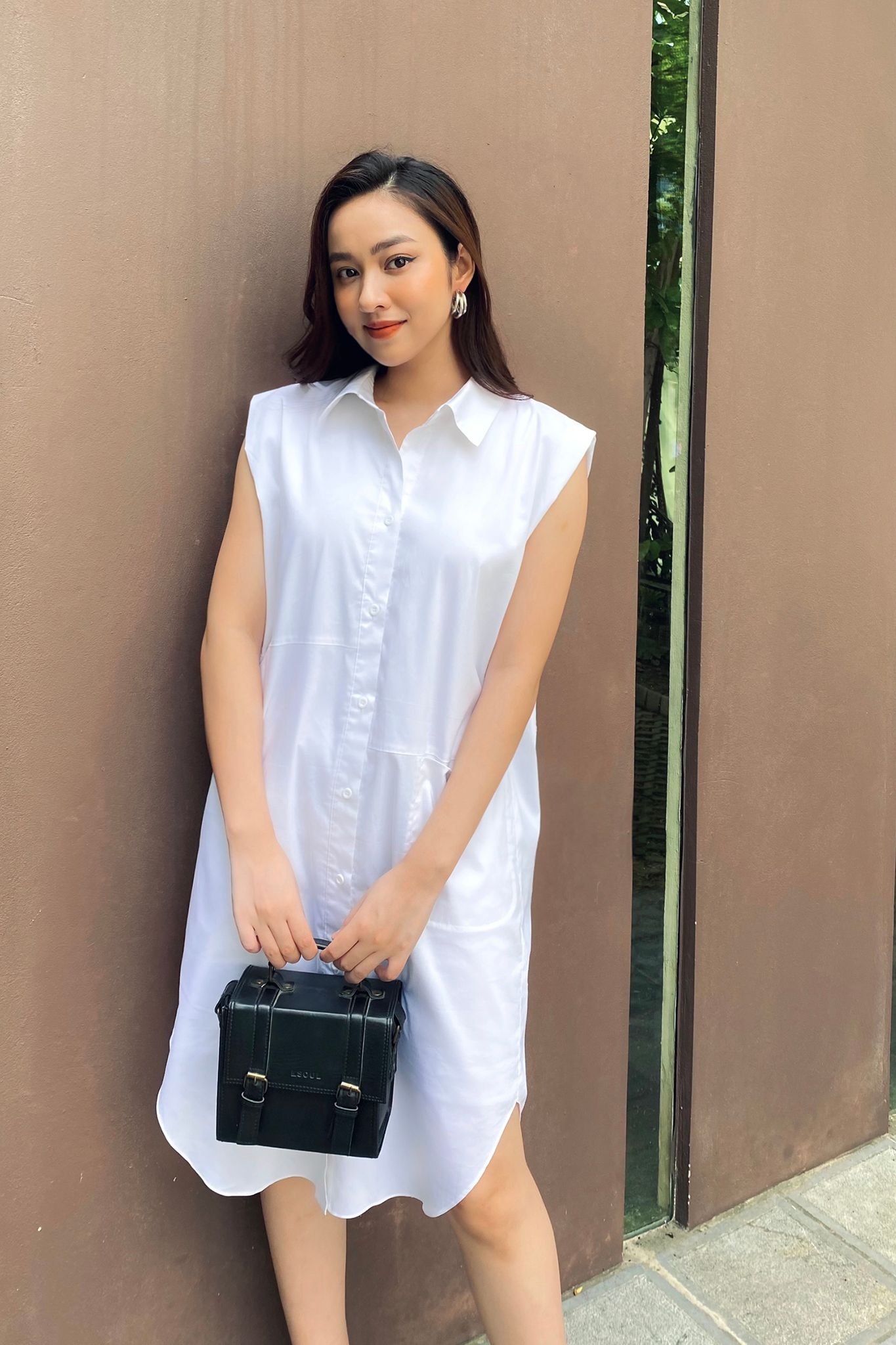 เคล็ดลับการแต่งตัวให้หรูหรามีสไตล์ด้วยเดรสทรงตรง - ภาพที่ 2 Bí quyết diện đồ thanh thoát và đầy phong cách với đầm suông- Ảnh 2.