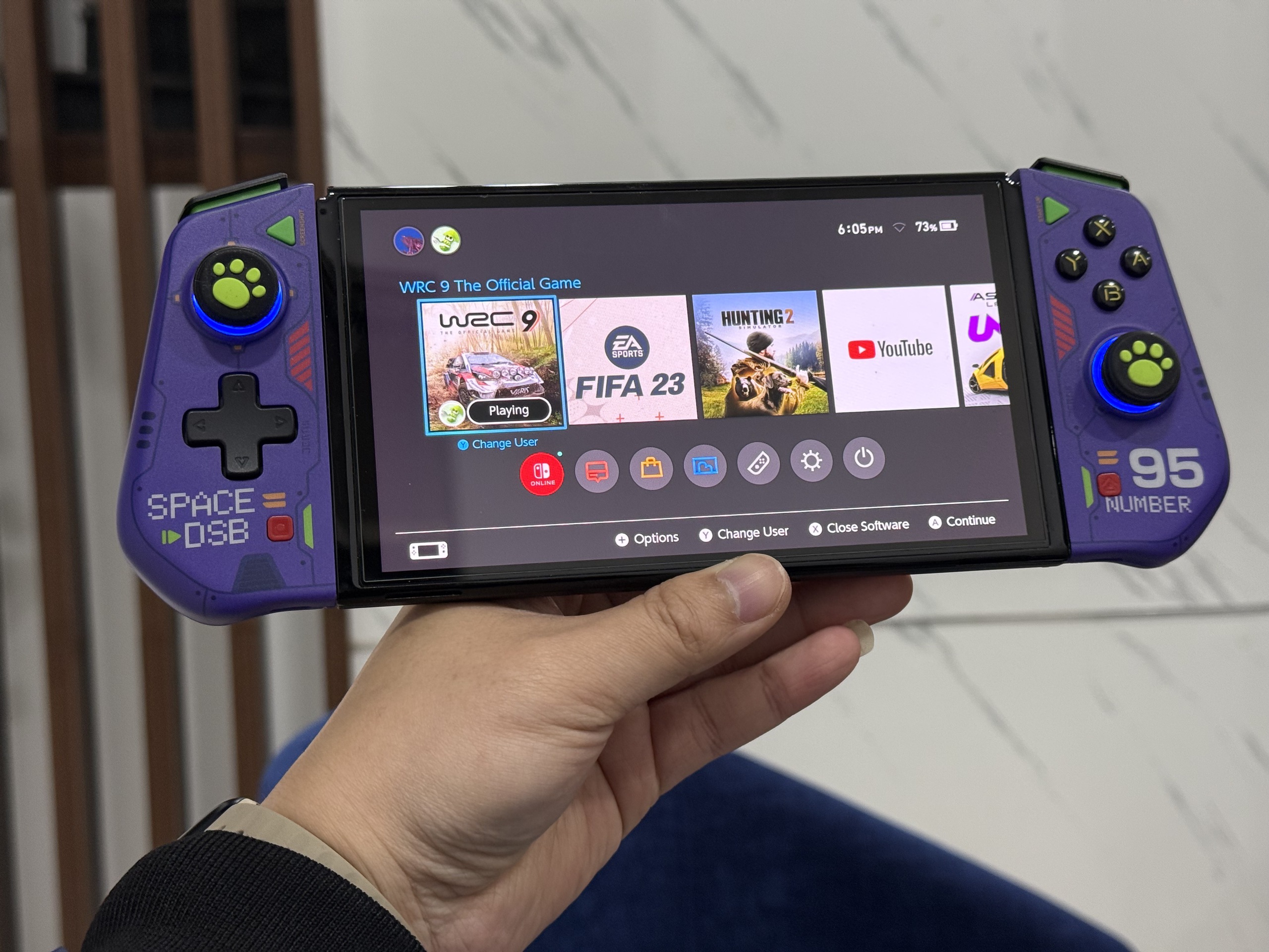 Tay Joy-Con mua ngoài là phụ kiện đa phần người chơi Nintendo Switch đều sắm