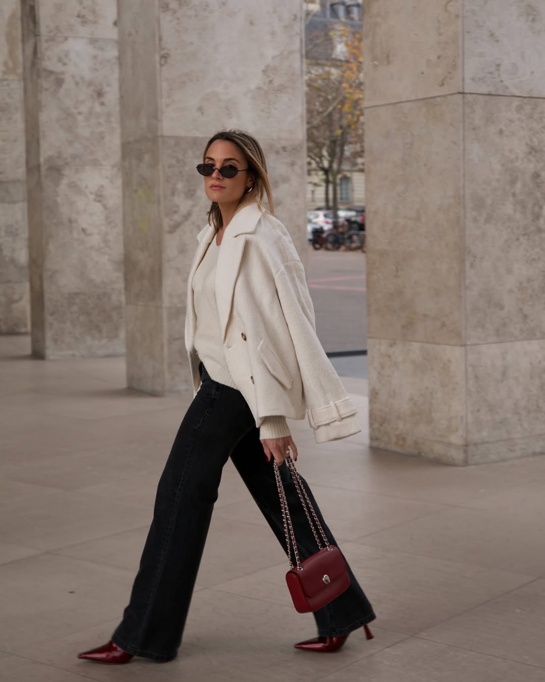 اجعل البليزر هو القطعة الأساسية في كل إطلالة ربيع وصيف - صورة 7. Biến áo blazer thành tâm điểm của mọi bản phối xuân hè- Ảnh 7.