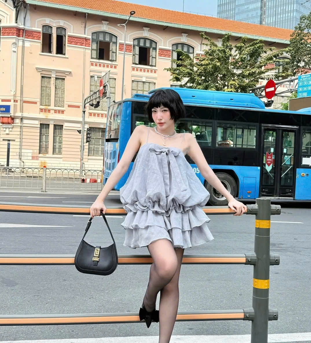 Невероятная красота с супермолодежным дизайном платья-тыквы - Фото 1. Đẹp xuất sắc với dáng váy bí siêu trẻ trung- Ảnh 1.