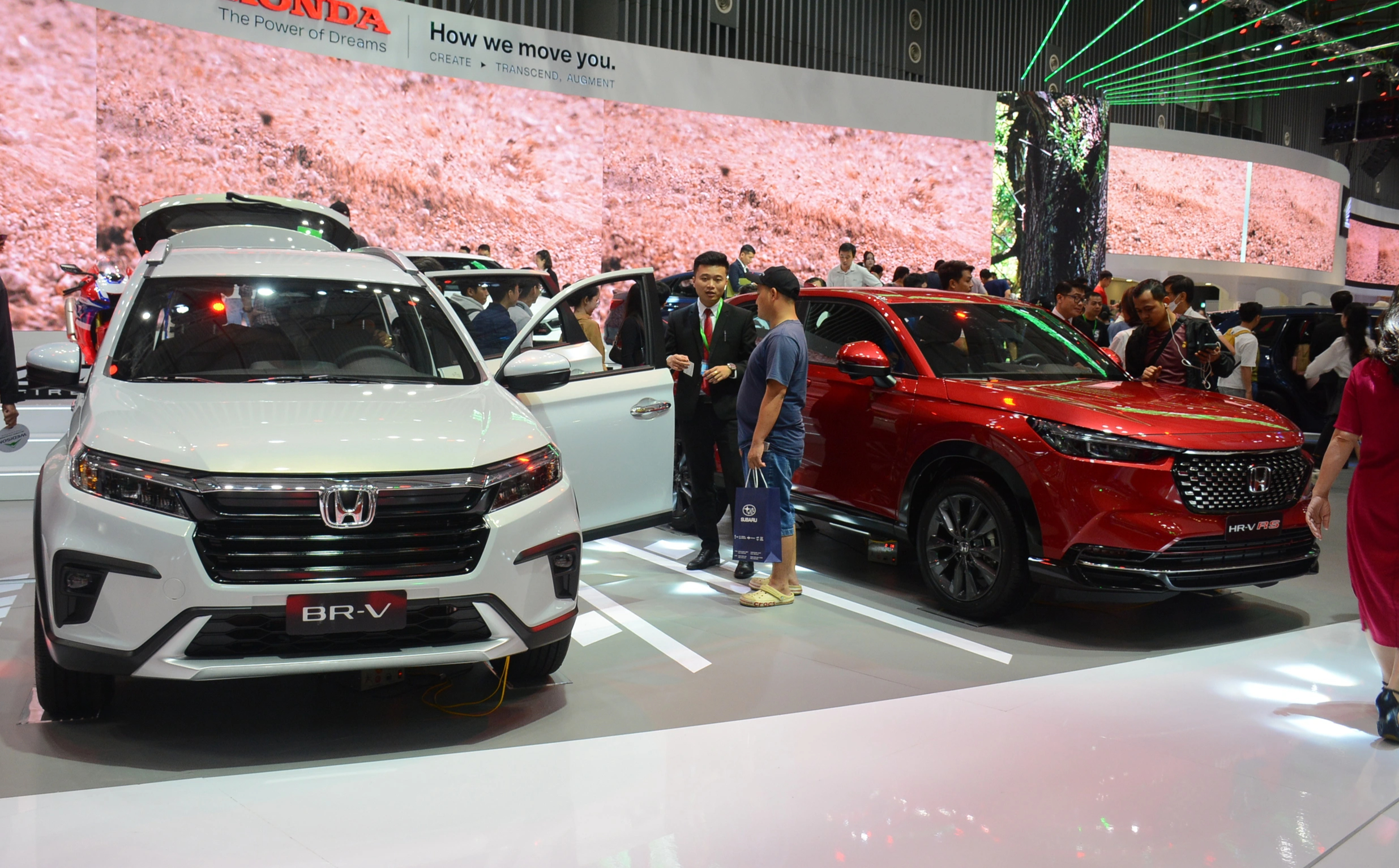 Th&aacute;ng đầu năm 2026, &ocirc; t&ocirc; nhập khẩu từ Trung Quốc ồ ạt v&agrave;o Việt Nam - Ảnh 3.