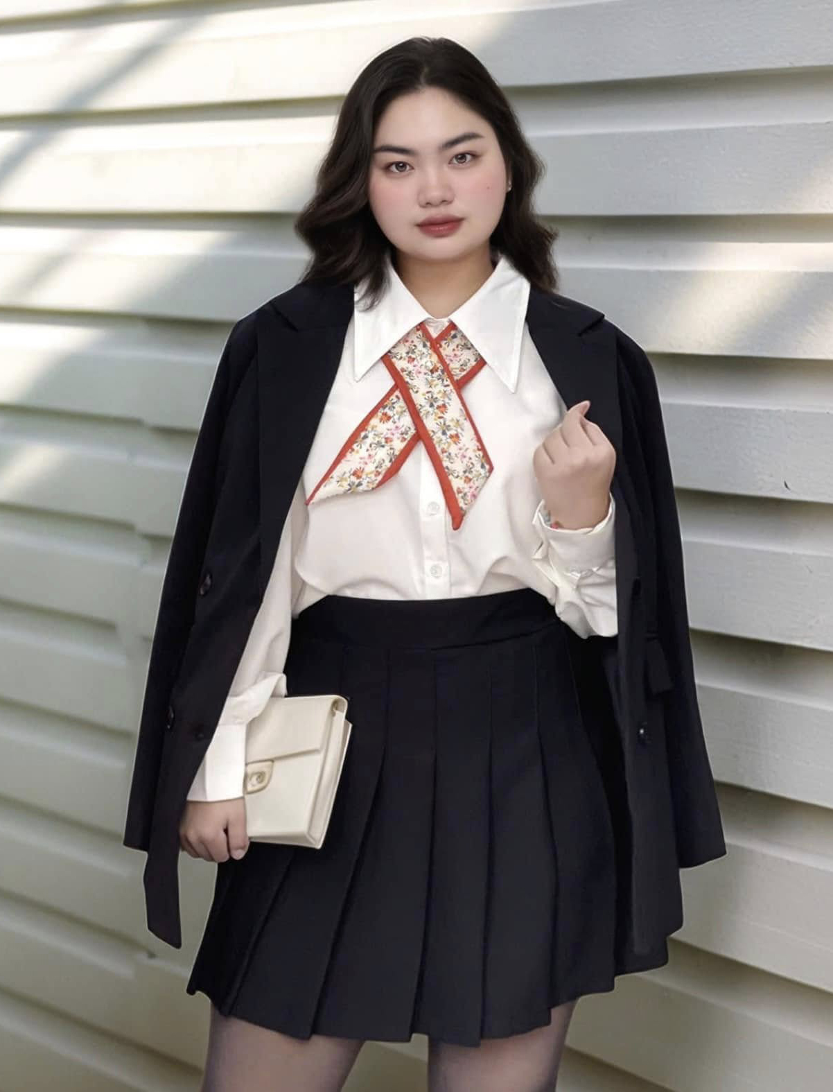 Korrektoros ruhák magabiztos és gyönyörű irodai hölgyeknek - 10. kép. Váy che khuyết điểm cho nàng công sở tự tin xinh đẹp- Ảnh 10.