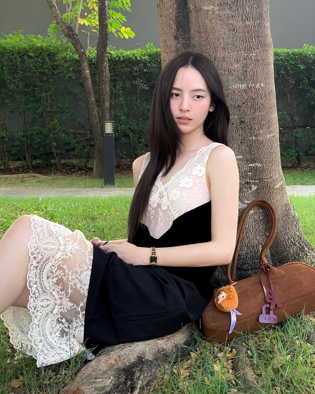 4 'popular' color combinations for days when you don't know what to wear - Photo 1. 4 công thức phối màu ‘vạn người mê’ cho những ngày không biết mặc gì- Ảnh 1.
