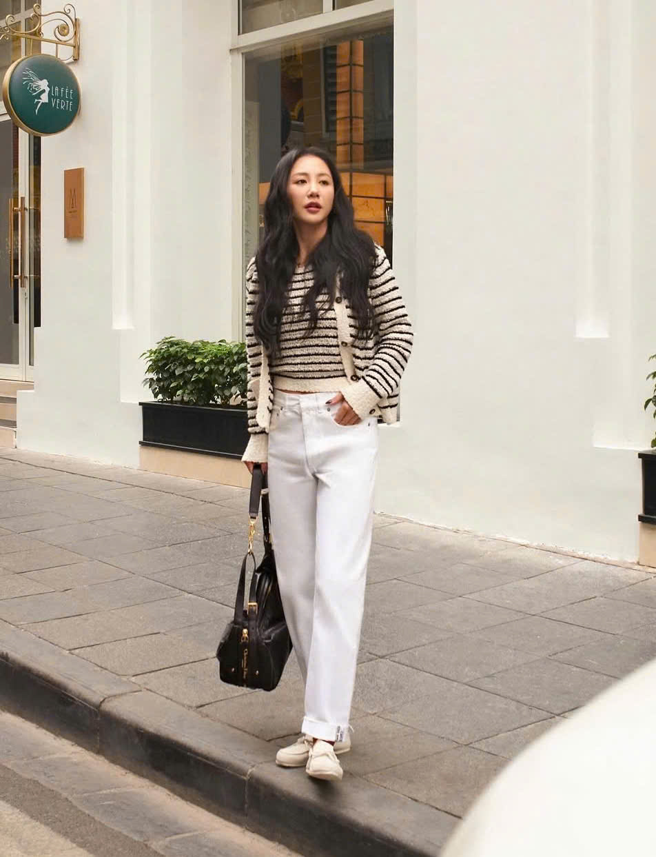 Aprenda com as estrelas vietnamitas o segredo para combinar cardigans com estilo - Foto 5. Học sao Việt bí quyết phối đồ với áo cardigan sành điệu- Ảnh 5.