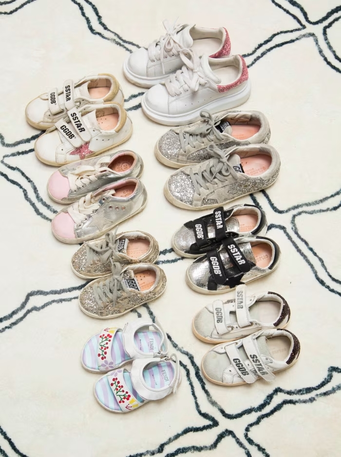 ฉันควรซื้อสินค้าแบรนด์เนมให้ลูกๆ ไหม - รูปที่ 2 Có nên mua hàng hiệu cho con?- Ảnh 2.