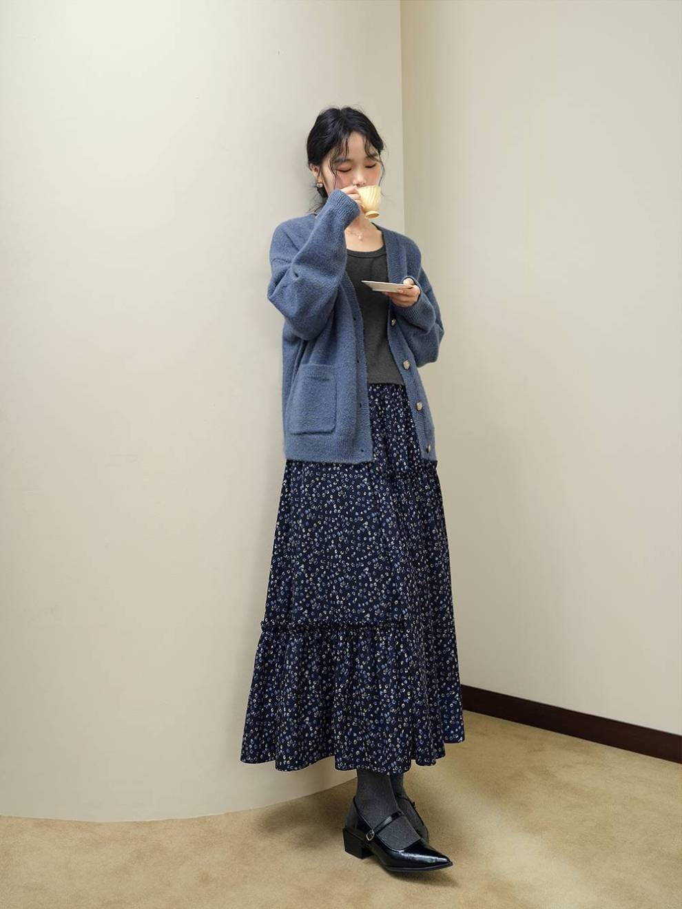 4 'popular' color combinations for days when you don't know what to wear - Photo 3. 4 công thức phối màu ‘vạn người mê’ cho những ngày không biết mặc gì- Ảnh 3.