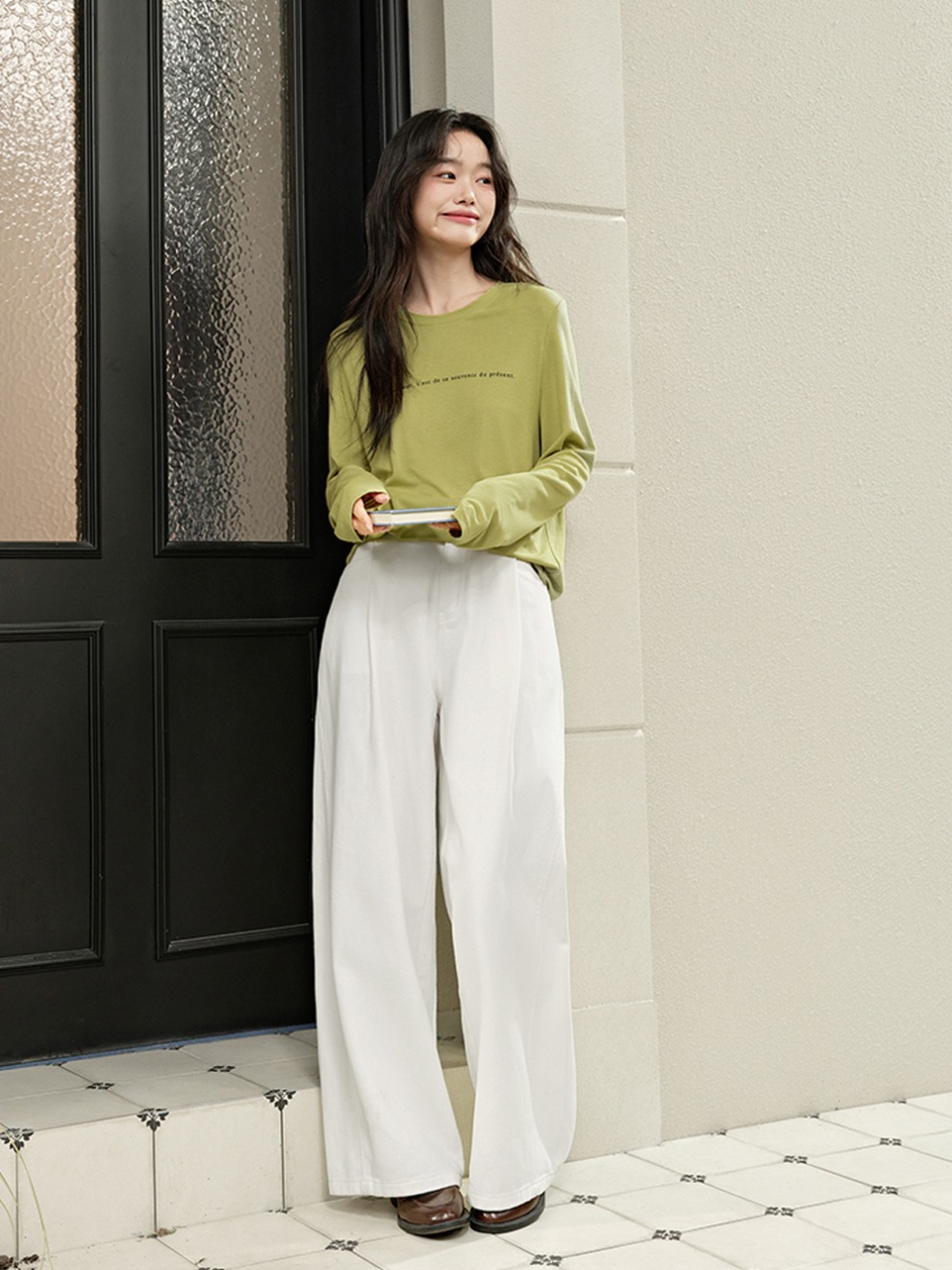 4 'popular' color combinations for days when you don't know what to wear - Photo 5. 4 công thức phối màu ‘vạn người mê’ cho những ngày không biết mặc gì- Ảnh 5.