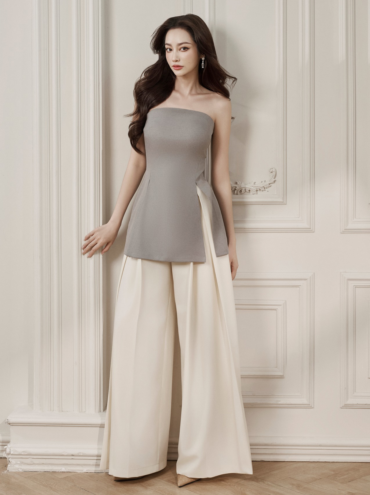 Ngời khí chất, thể hiện phong thái chuyên nghiệp với thời trang tối giản- Ảnh 1. Ngời khí chất, thể hiện phong thái chuyên nghiệp với thời trang tối giản- Ảnh 1.