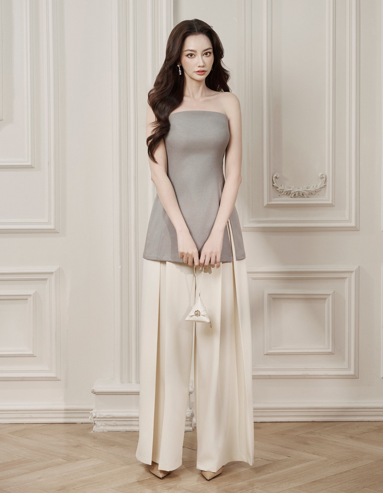 Ngời khí chất, thể hiện phong thái chuyên nghiệp với thời trang tối giản- Ảnh 11. Ngời khí chất, thể hiện phong thái chuyên nghiệp với thời trang tối giản- Ảnh 11.