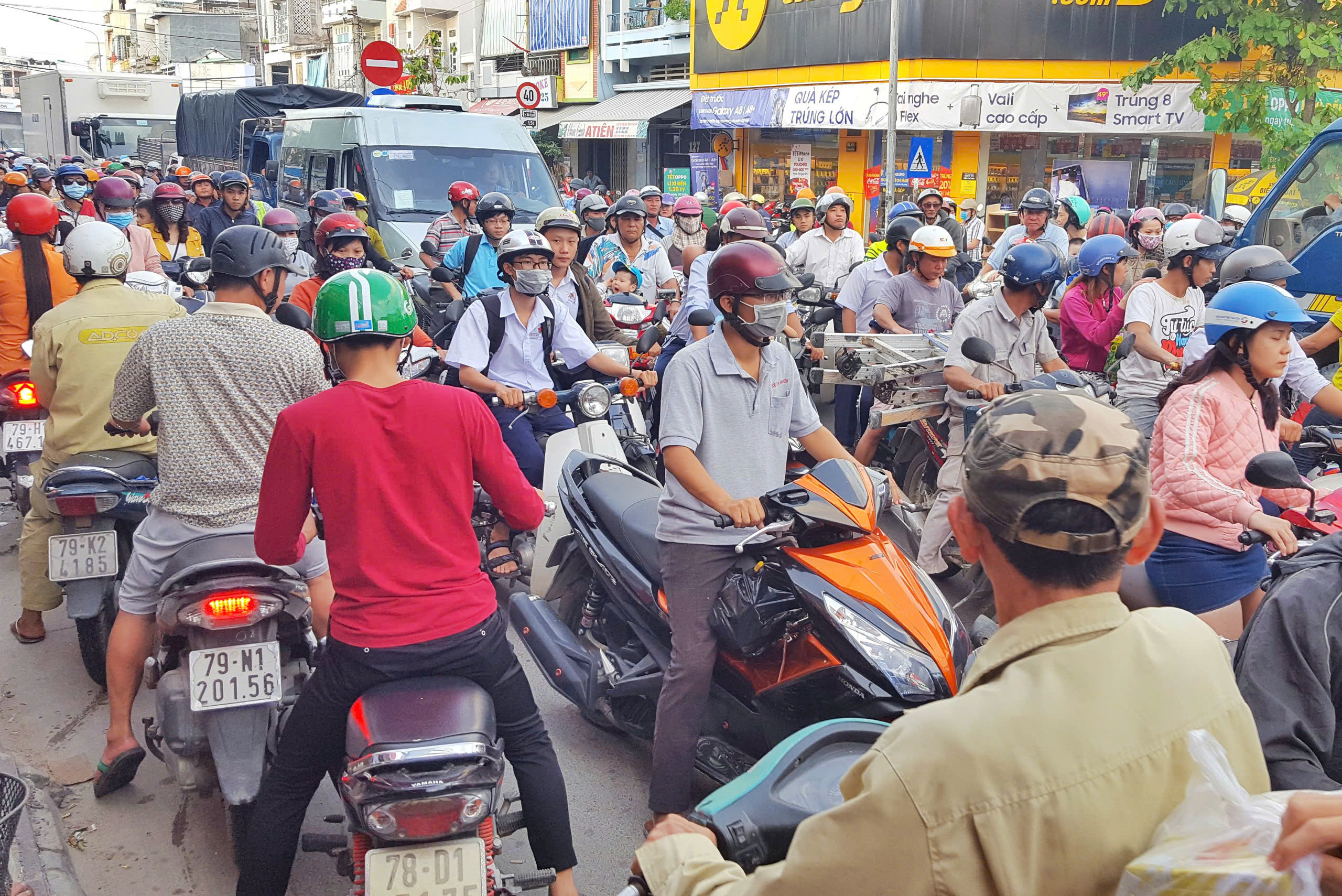 Ùn tắc giao thông tại Nha Trang 'gây khó' cho du lịch- Ảnh 9.