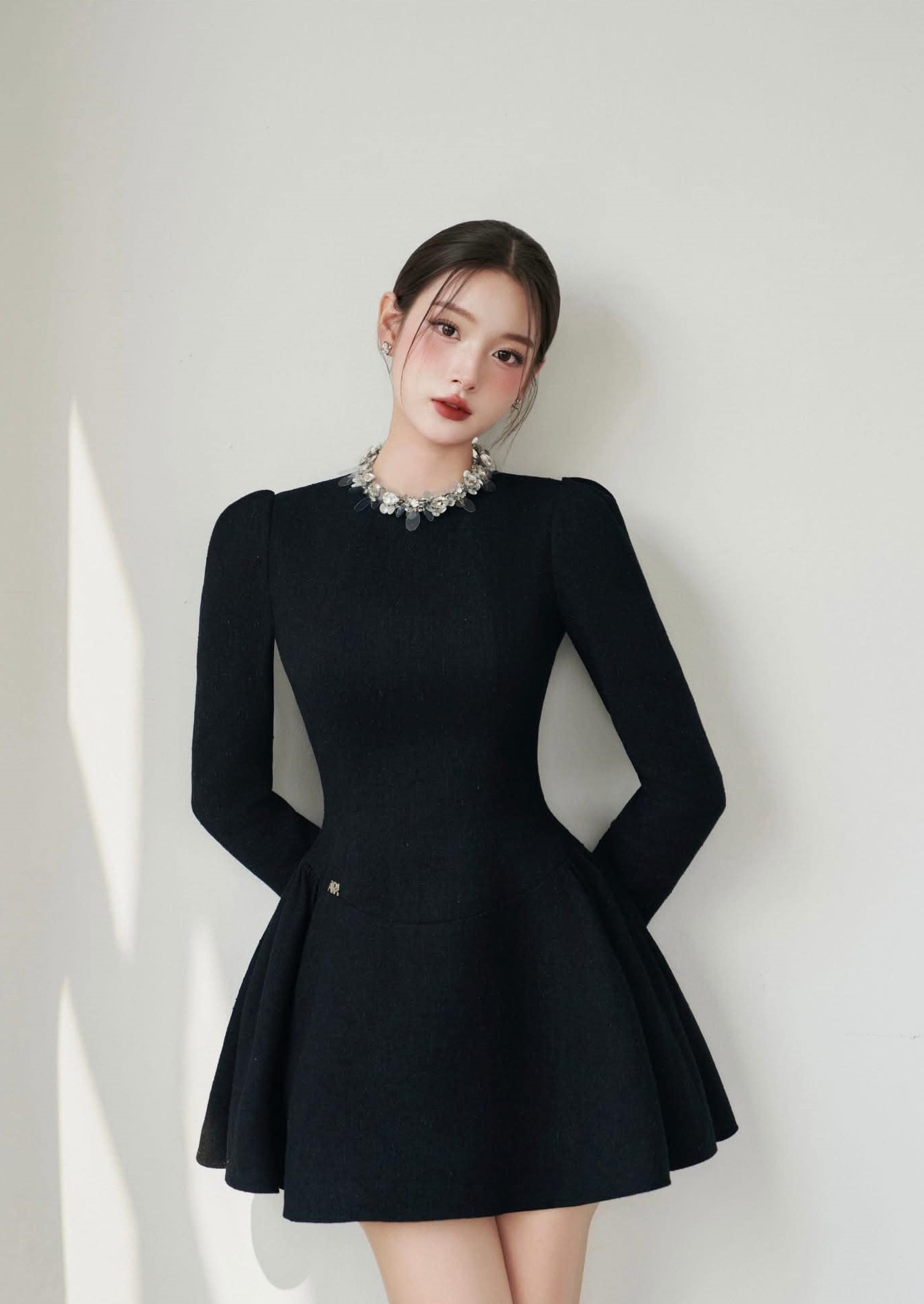 Valentine's Day, what to wear to score points in the eyes of your lover? - Photo 6. Ngày Valentine, diện gì để ghi điểm trong mắt người thương?- Ảnh 6.
