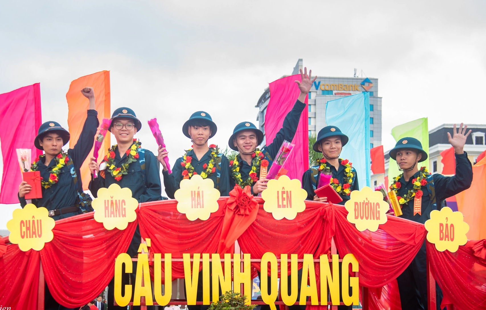 Tân binh Đà Nẵng bước lên cầu vinh quang- Ảnh 10.