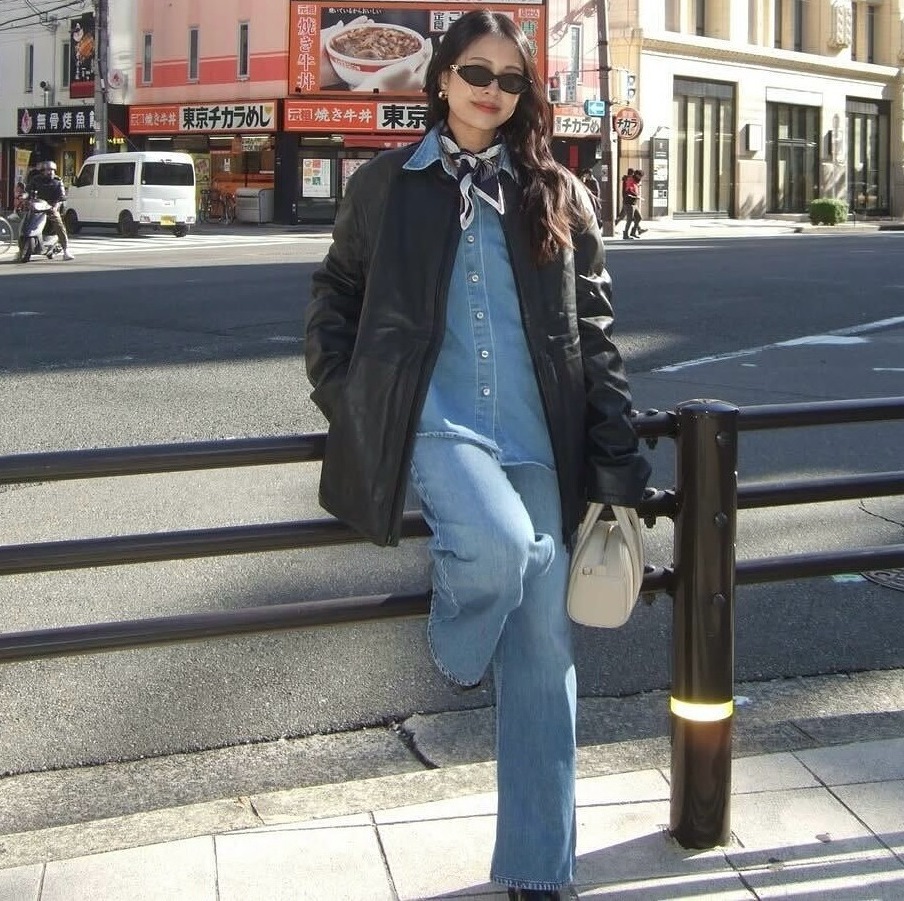 قميص جينز، شبابي ومثير ولكن ليس كثيرًا - صورة 5. Sơ mi denim, trẻ trung gợi cảm nhưng không quá lố- Ảnh 5.