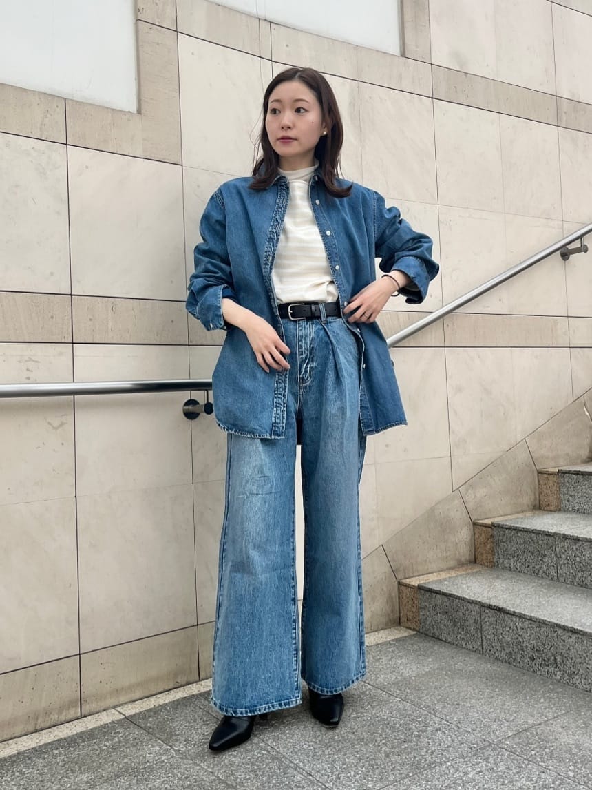 قميص جينز، شبابي ومثير ولكن ليس كثيرًا - صورة رقم 4. Sơ mi denim, trẻ trung gợi cảm nhưng không quá lố- Ảnh 4.