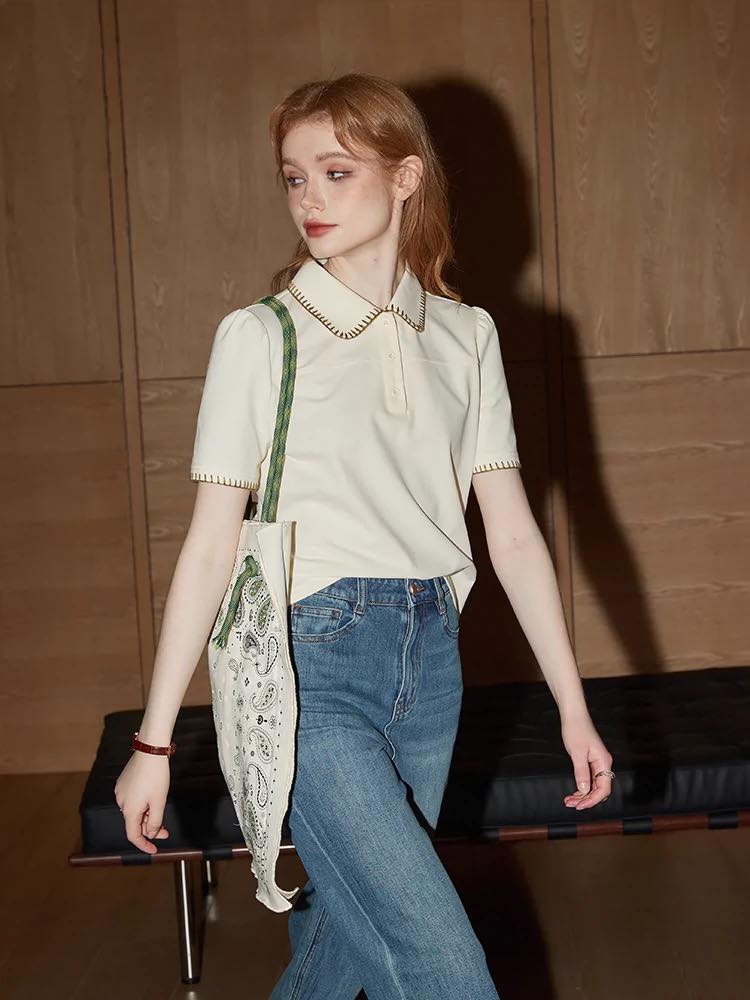 Điểm danh kiểu áo hợp diện cùng quần jeans- Ảnh 3. Điểm danh kiểu áo hợp diện cùng quần jeans- Ảnh 3.