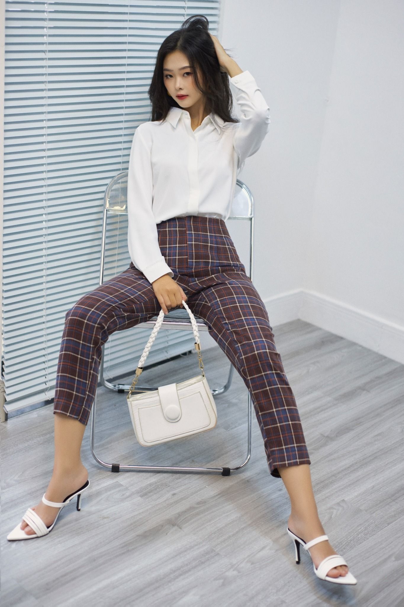 Reminiscent of vintage style with plaid pattern - Photo 8. Gợi nhớ phong cách vintage với họa tiết ca rô- Ảnh 8.