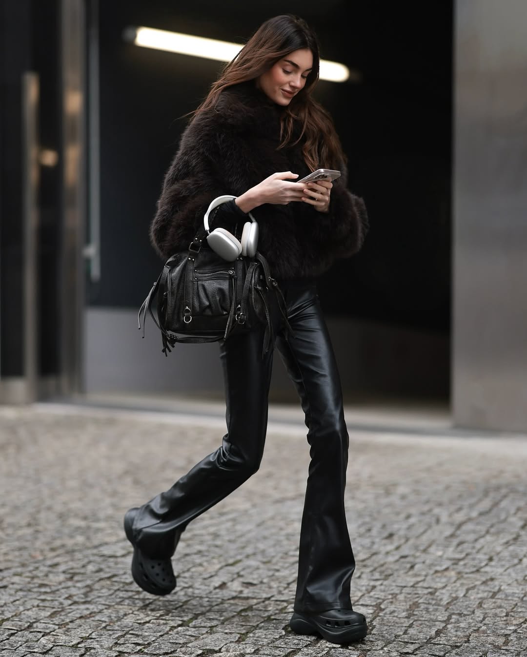 5 cele mai bune stiluri de pantaloni care te ajută să-ți schimbi stilul în fiecare zi - Fotografia 8. 5 kiểu quần 'hack' dáng tốt nhất để nàng đổi phong cách mỗi ngày- Ảnh 8.