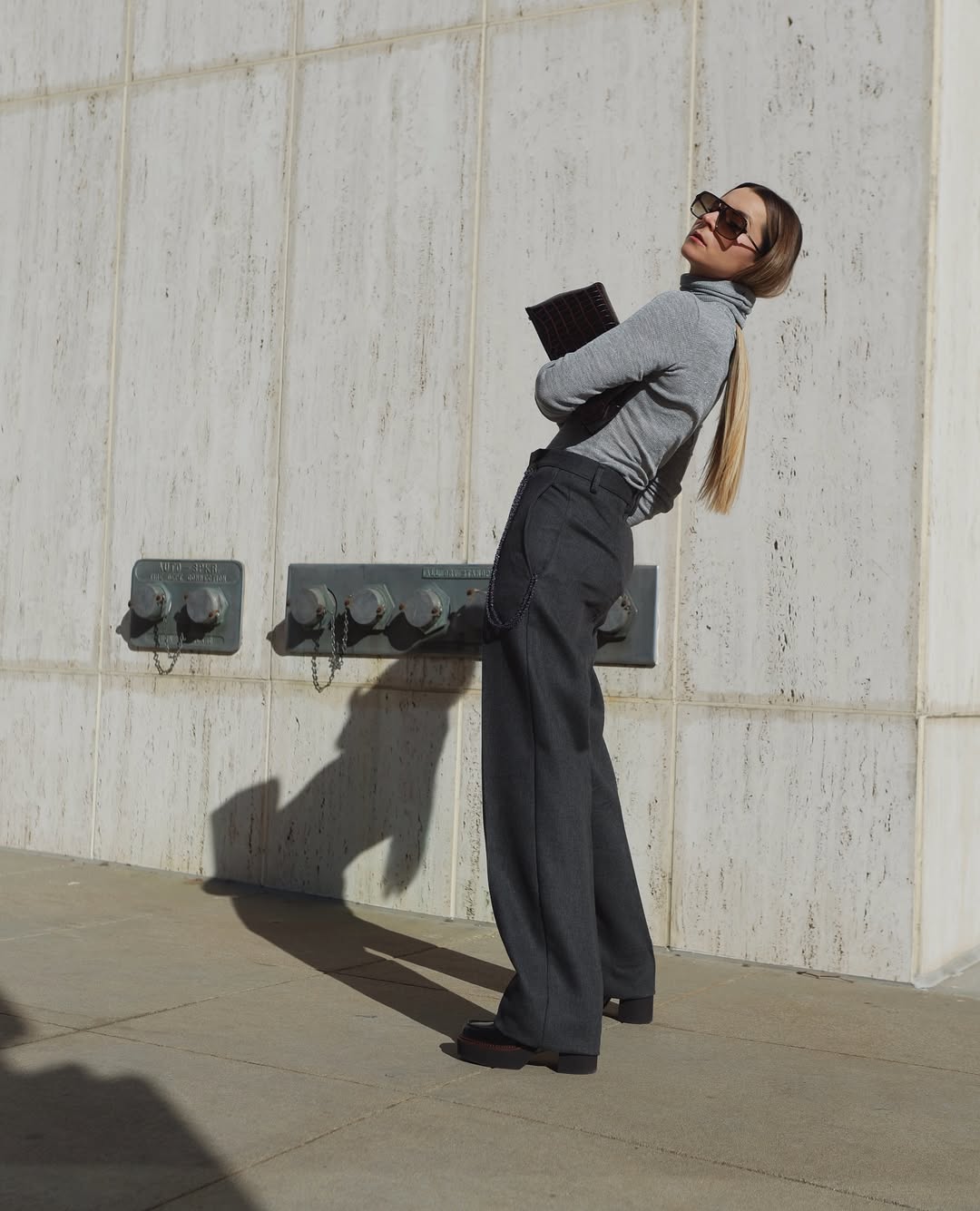 5 cele mai bune stiluri de pantaloni care te ajută să-ți schimbi stilul în fiecare zi - Fotografia 2. 5 kiểu quần 'hack' dáng tốt nhất để nàng đổi phong cách mỗi ngày- Ảnh 2.