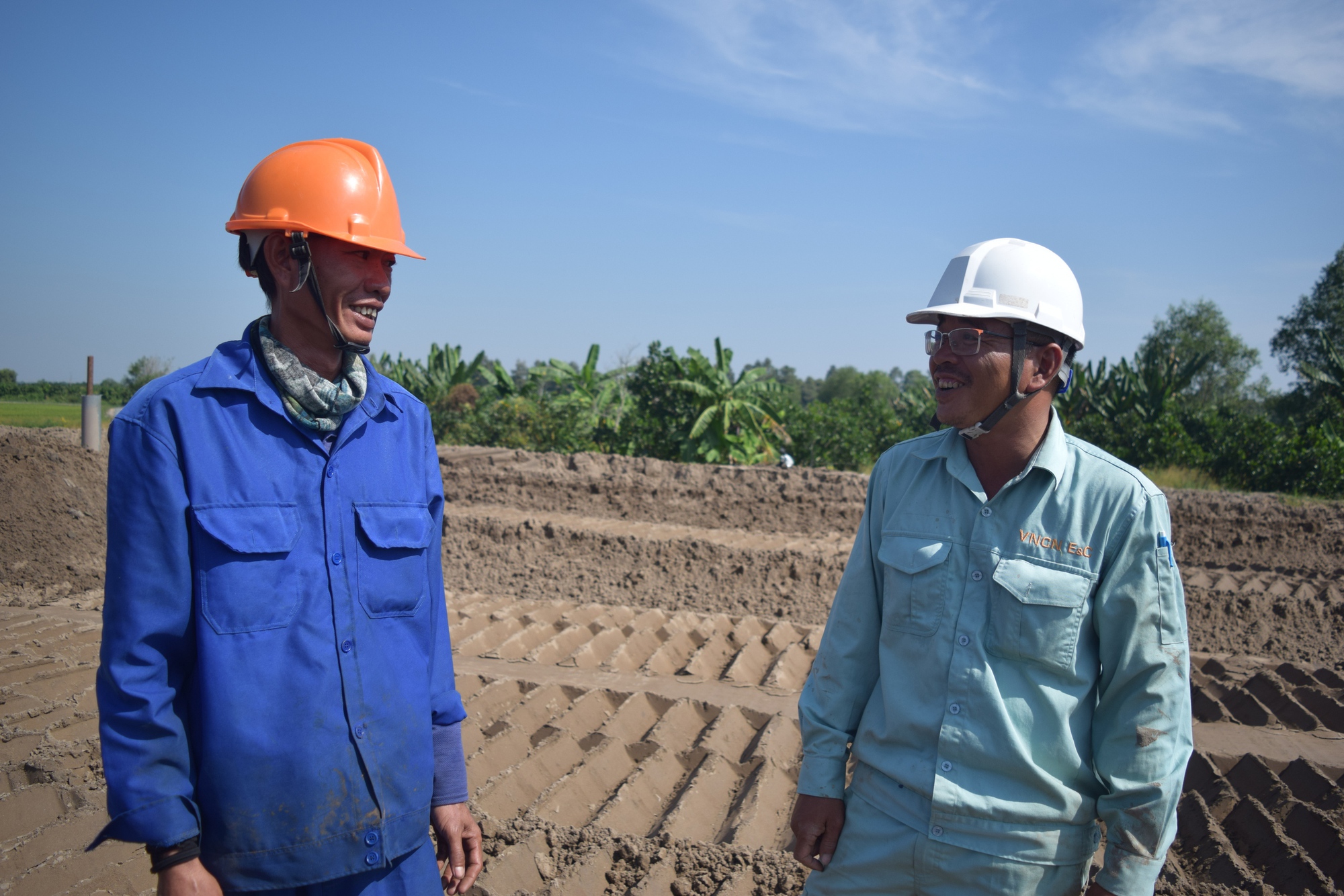 Kỹ sư trẻ 'vượt nắng, thắng mưa' trên công trường cao tốc miền Tây- Ảnh 4.