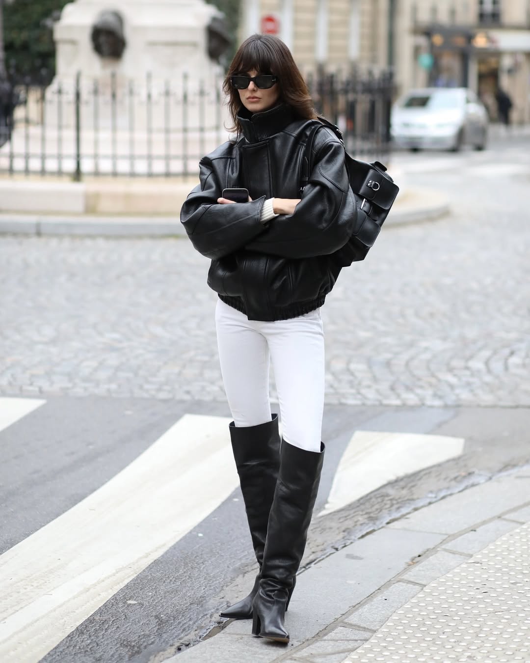 Panty's en korte rokken, het stijlvolle stel dat de straten 'bedekt' - Foto 5. Quần tất và váy ngắn, cặp đôi phong cách đang 'phủ sóng' đường phố- Ảnh 5.