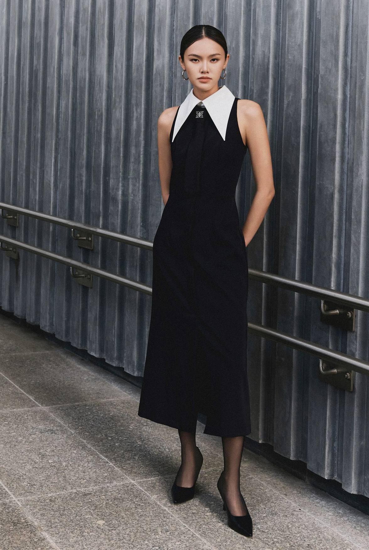 شلوارهای دمپا گشاد، دامنهای بلند و کفشهای پاشنه بلند تضمینی برای هر استایلی هستند - عکس ۹. Quần ống rộng, váy dài và giày cao gót là bảo chứng cho mọi phong cách- Ảnh 9.