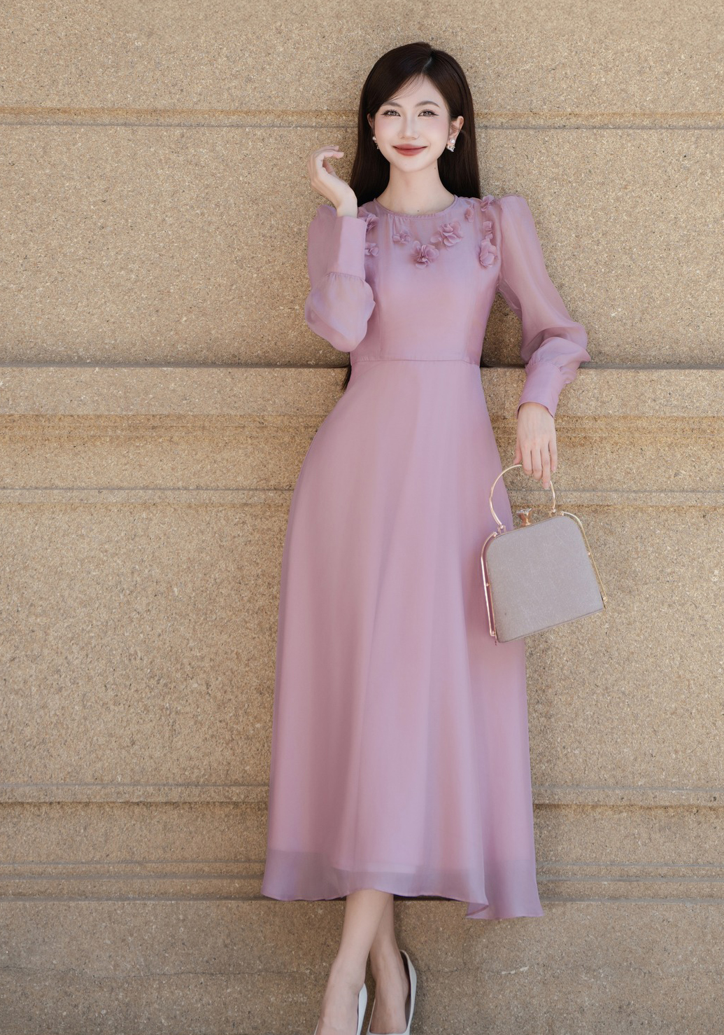 شلوارهای دمپا گشاد، دامنهای بلند و کفشهای پاشنه بلند تضمینی برای هر استایلی هستند - عکس ۳. Quần ống rộng, váy dài và giày cao gót là bảo chứng cho mọi phong cách- Ảnh 3.