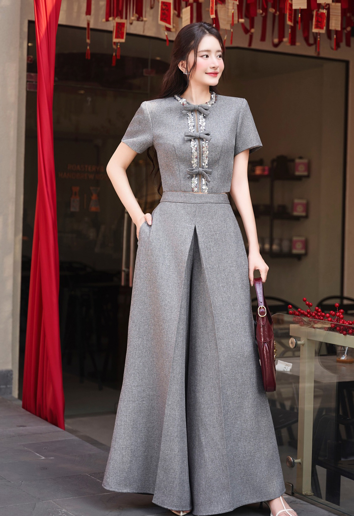 شلوارهای دمپا گشاد، دامنهای بلند و کفشهای پاشنه بلند تضمینی برای هر استایلی هستند - عکس ۴. Quần ống rộng, váy dài và giày cao gót là bảo chứng cho mọi phong cách- Ảnh 4.