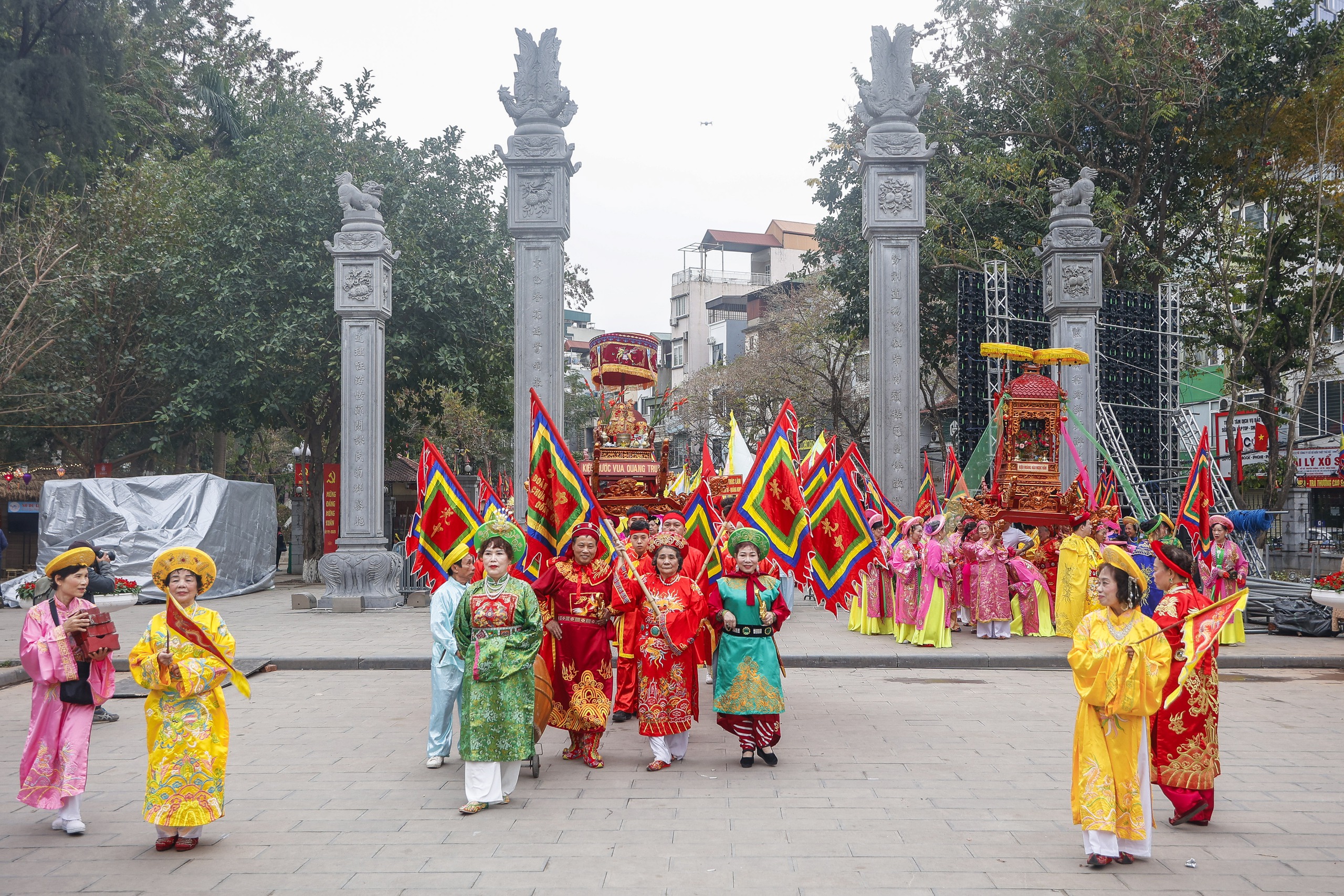 Hàng ngàn người dự lễ hội gò Đống Đa- Ảnh 2.