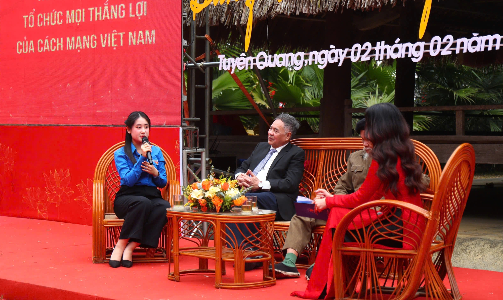 Nhân chứng lịch sử nhắn nhủ thanh niên về niềm tin theo Đảng- Ảnh 5. Nhân chứng lịch sử nhắn nhủ thanh niên về niềm tin theo Đảng- Ảnh 5.