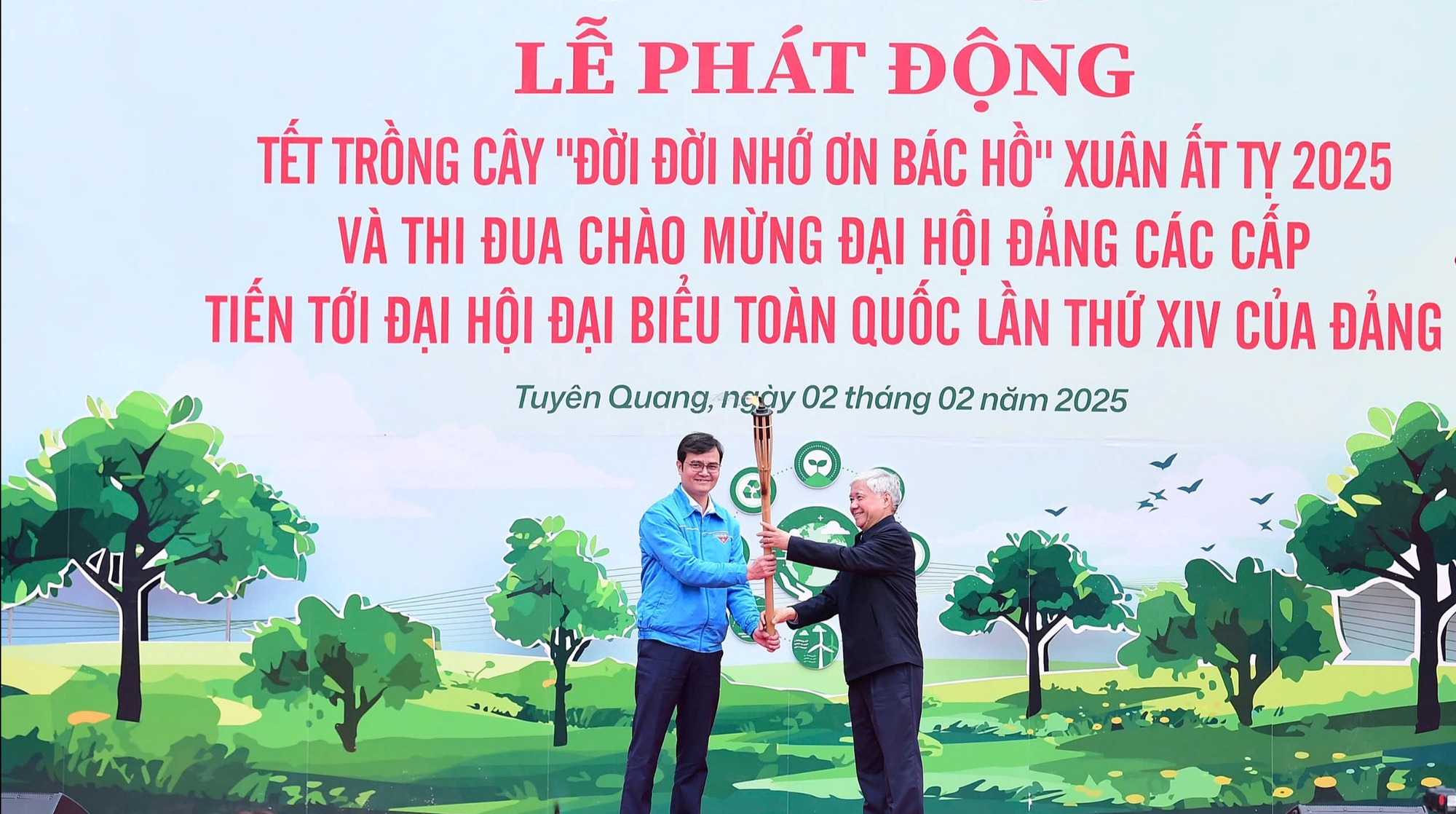Phát động Tết trồng cây và thi đua chào mừng Đại hội Đảng- Ảnh 1. Phát động Tết trồng cây và thi đua chào mừng Đại hội Đảng- Ảnh 1.