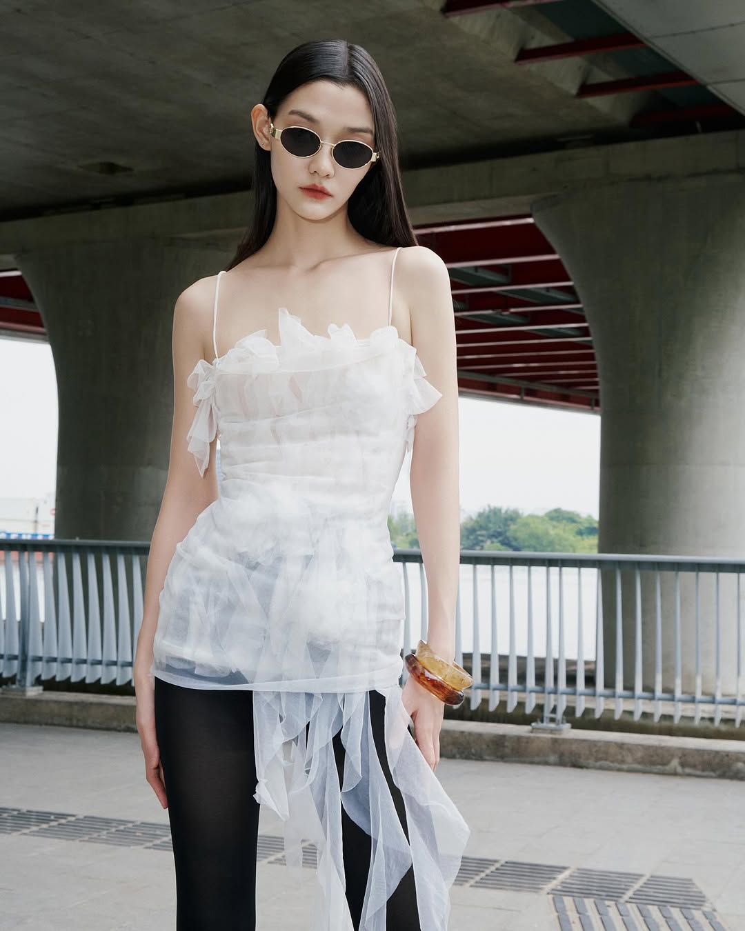暑い夏の日のための解決策はノースリーブのドレスです - 写真 8。 Giải pháp cho ngày hè nóng bức gọi tên váy không tay- Ảnh 8.
