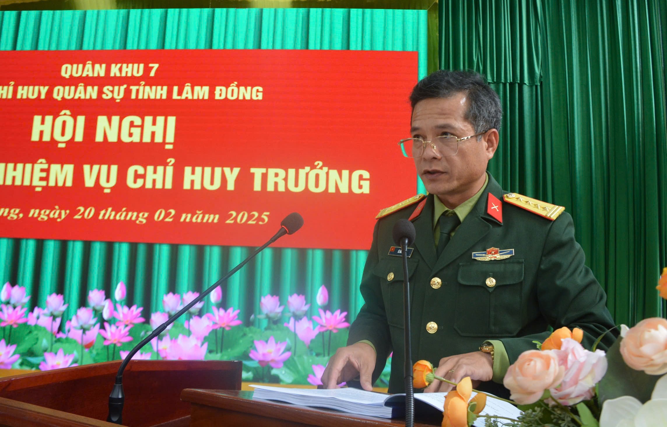 Předání povinnosti velitele provinčního vojenského velitelství Lam Dong - Foto 1. Bàn giao nhiệm vụ Chỉ huy trưởng Bộ CHQS tỉnh Lâm Đồng - Ảnh 1.