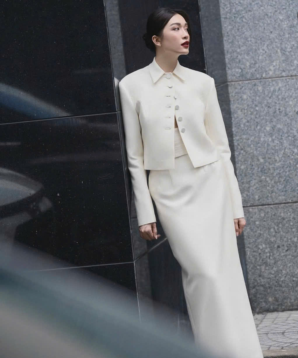 دامن راسته طرحدار، یک لباس برجسته و ضروری برای او تا اندامش را به نمایش بگذارد - عکس ۶. Chân váy suông cách điệu, điểm nhấn không thể thiếu cho nàng tôn dáng- Ảnh 6.