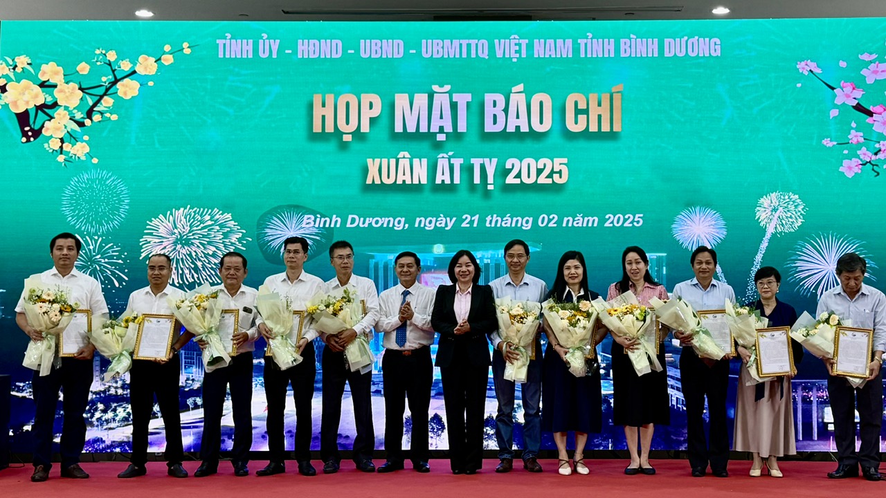 Báo chí đóng góp trên 44.000 tin, bài viết về Bình Dương - Ảnh 1.