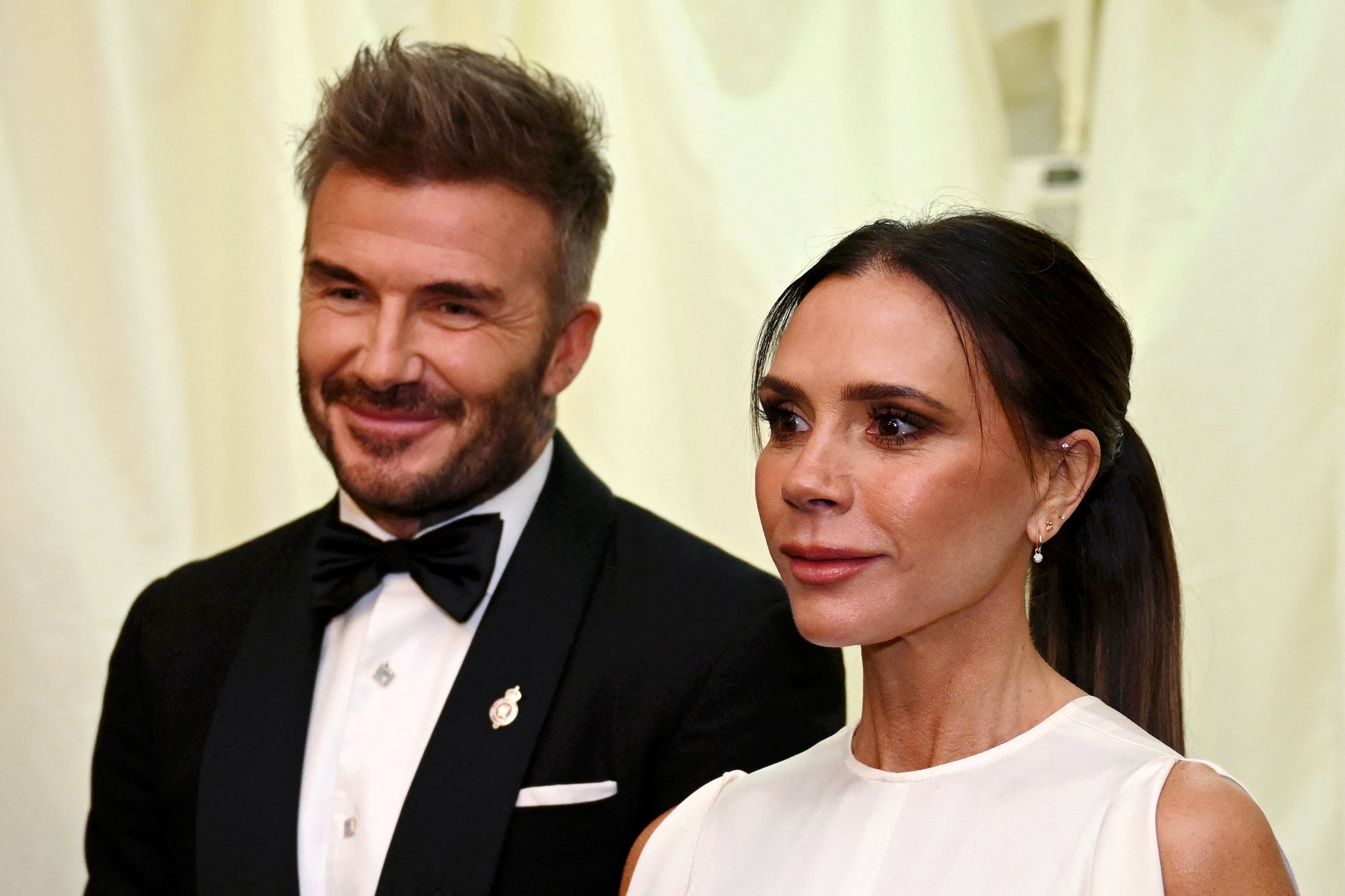 David Beckham quyến rũ hàng loạt sao giải trí Mỹ, Messi ‘mắng’ trọng tài là đồ hèn - Ảnh 1.