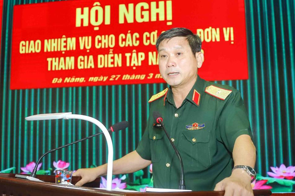 Thủ tướng bổ nhiệm tư lệnh và chính ủy 3 quân khu- Ảnh 1. Thủ tướng bổ nhiệm tư lệnh và chính ủy 3 quân khu- Ảnh 1.