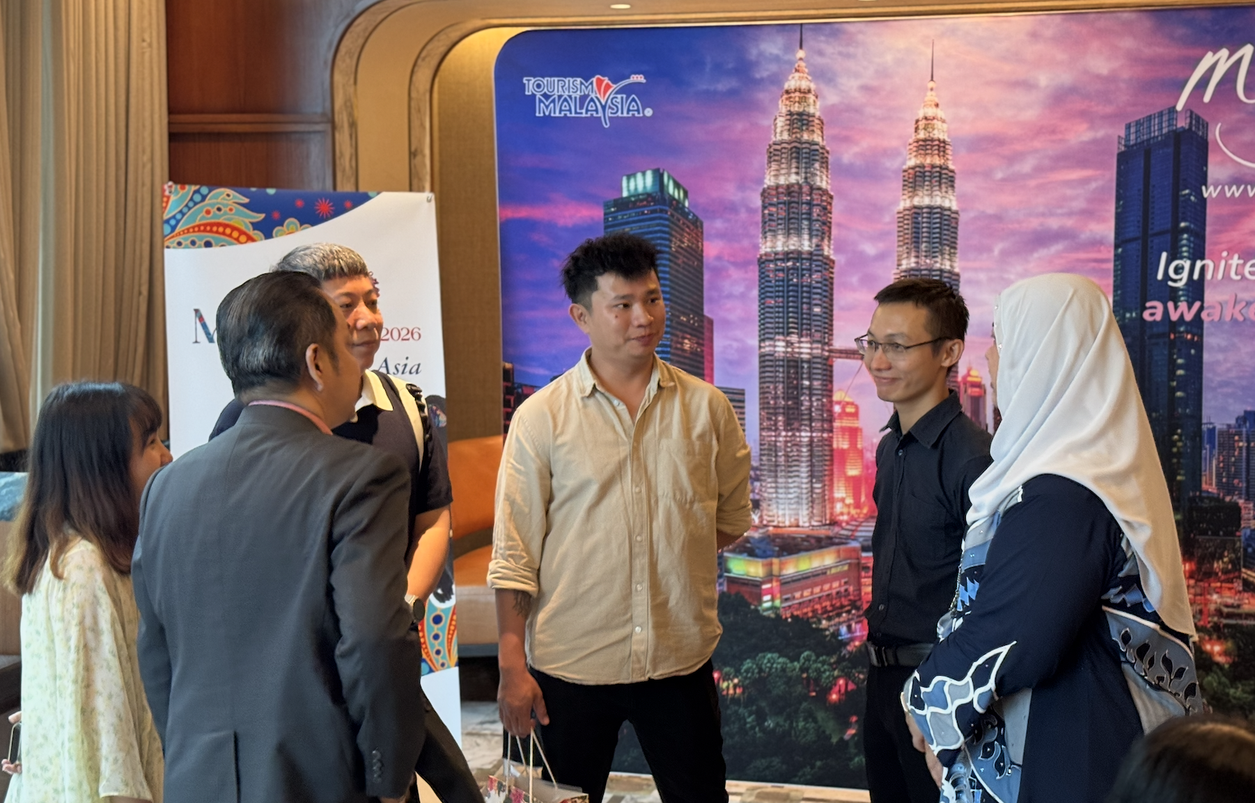 Malaysia đặt mục tiêu 500.000 khách Việt, ra mắt tân Giám đốc Cục Xúc tiến Du lịch- Ảnh 2. Malaysia đặt mục tiêu 500.000 khách Việt, ra mắt tân Giám đốc Cục Xúc tiến Du lịch- Ảnh 2.