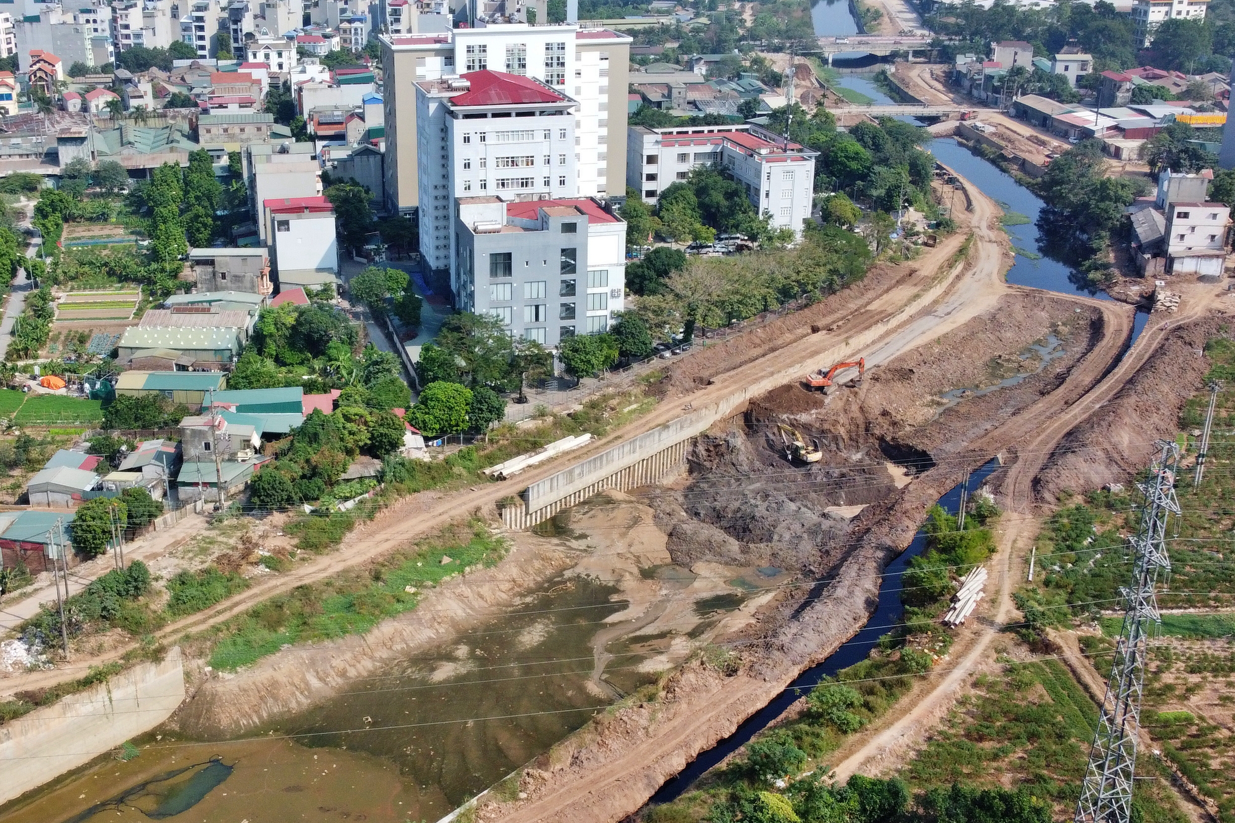 Vụ cải tạo kênh thì chậm, múc trộm cát thì nhanh: Phạt 1 người 45 triệu đồng- Ảnh 2. Vụ cải tạo kênh thì chậm, múc trộm cát thì nhanh: Phạt 1 người 45 triệu đồng- Ảnh 2.