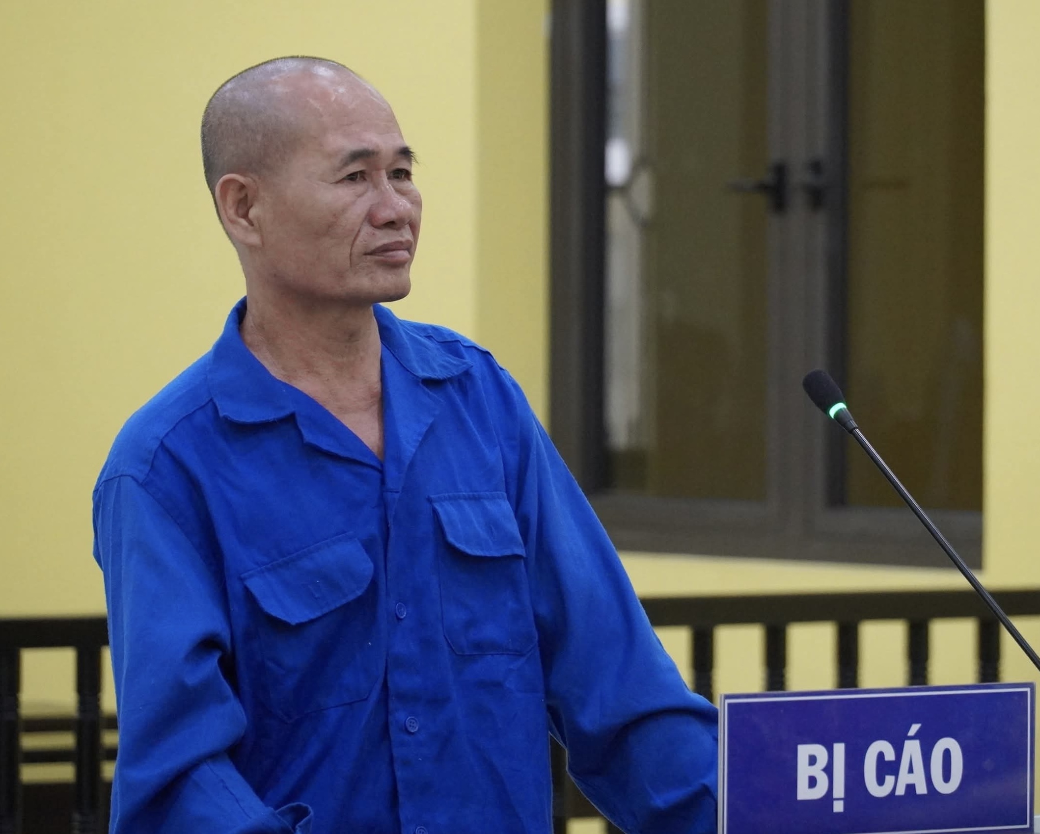 Cà Mau: Lãnh án tù vì dùng dao cắt cổ thuyền trưởng- Ảnh 1. Cà Mau: Lãnh án tù vì dùng dao cắt cổ thuyền trưởng- Ảnh 1.