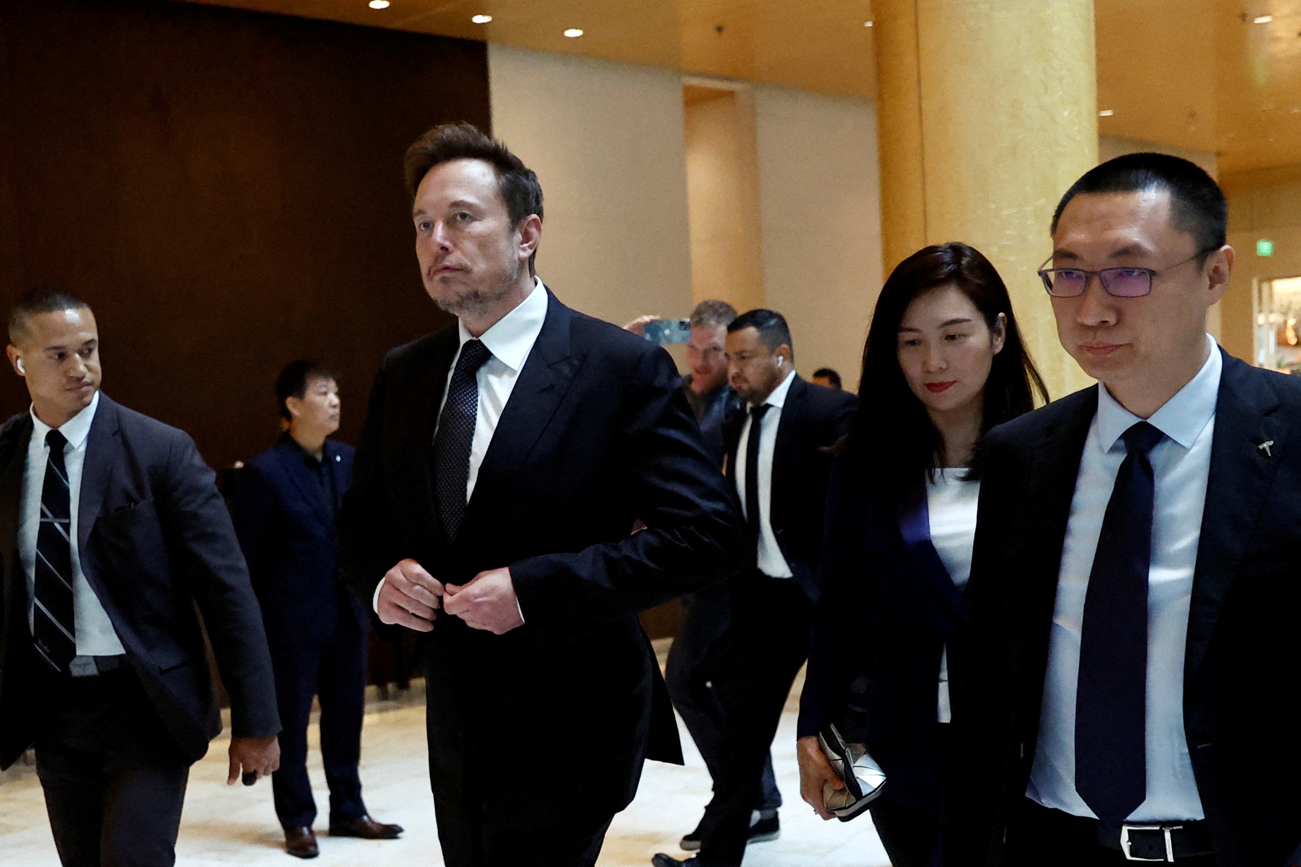 Nghị sĩ Mỹ cảnh báo Trung Quốc lợi dụng Elon Musk - Ảnh 1. Nghị sĩ Mỹ cảnh báo Trung Quốc lợi dụng Elon Musk - Ảnh 1.