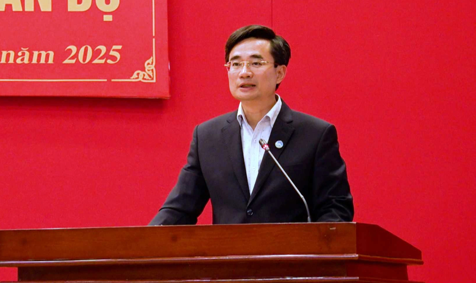 Bí thư Thành ủy Cẩm Phả làm Giám đốc Sở Xây dựng Quảng Ninh- Ảnh 2. Bí thư Thành ủy Cẩm Phả làm Giám đốc Sở Xây dựng Quảng Ninh- Ảnh 2.